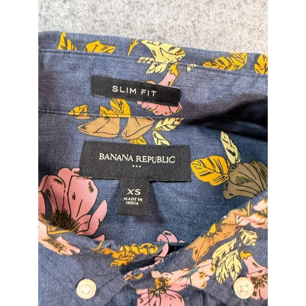Banana Republic Mens XS Slim Fit Short Sleeve Floral Button Down Shirt Navy Blue